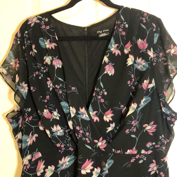 City Chic black floral dress size XL/22 - Picture 3 of 8